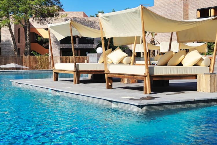 Pool beds